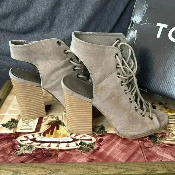 Torrid heels 😍 - Picture 4 of 8